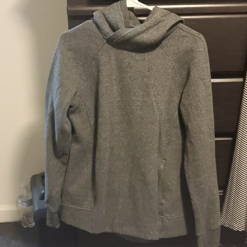 Lululemon sweatshirt
